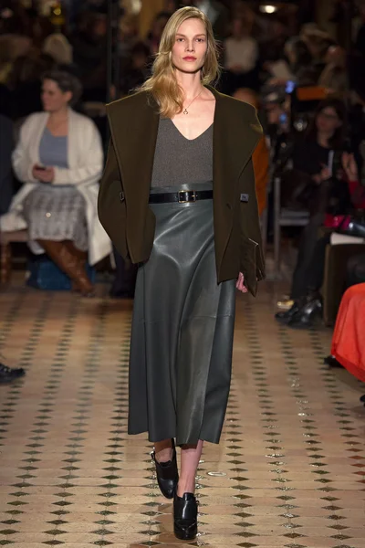 Look 2